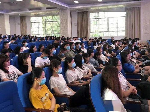 信息工程學(xué)院召開2018級(jí)電子商務(wù)專業(yè)企業(yè)實(shí)訓(xùn)課程安排宣講會(huì)，聚焦電子商務(wù)信息咨詢實(shí)踐能力培養(yǎng)